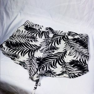 Slouchy, jungle print shorts.